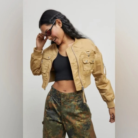 URBAN OUTFITTERS NWOT Tara‎ Utility Bomber Jacket in Tan - Picture 1 of 9